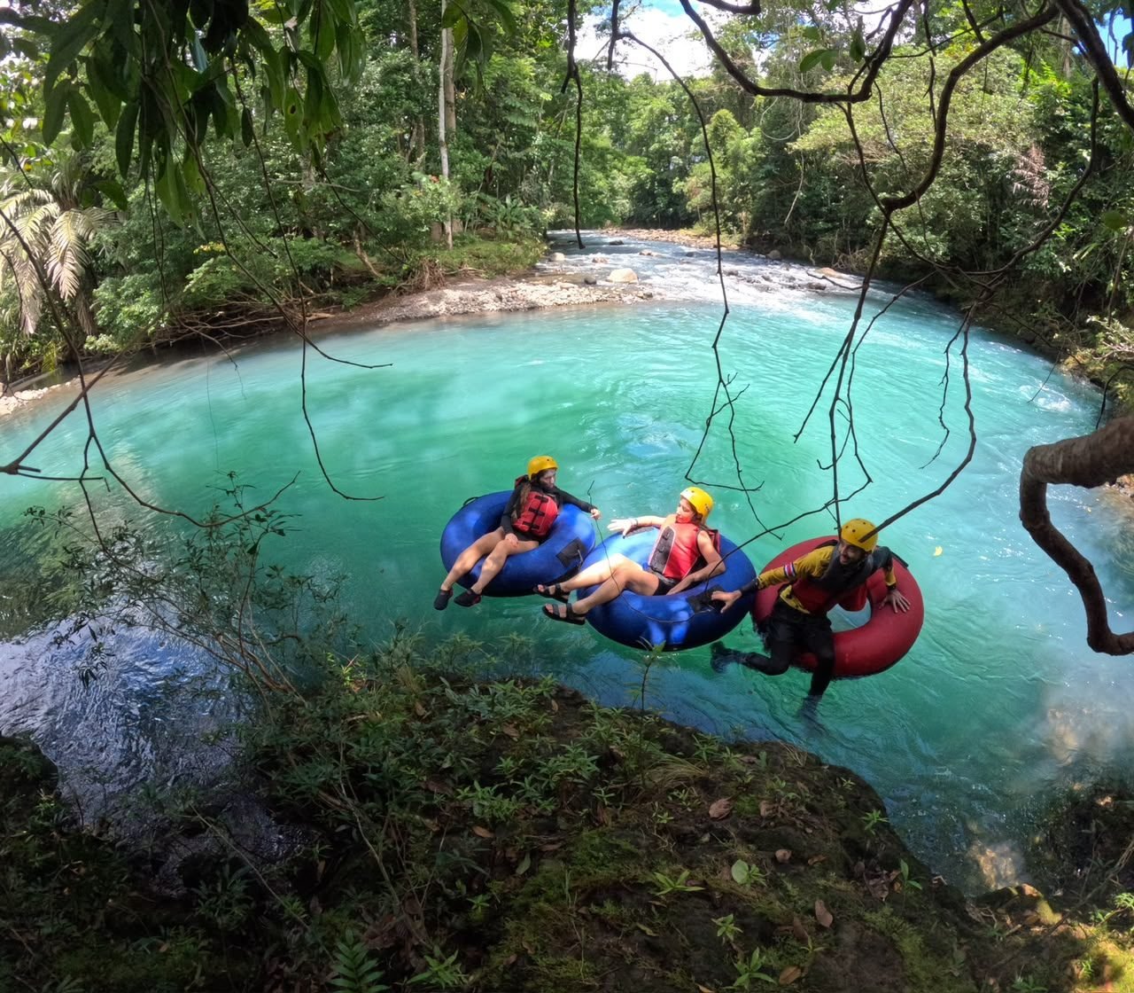 Tour de tubing en Río Celeste